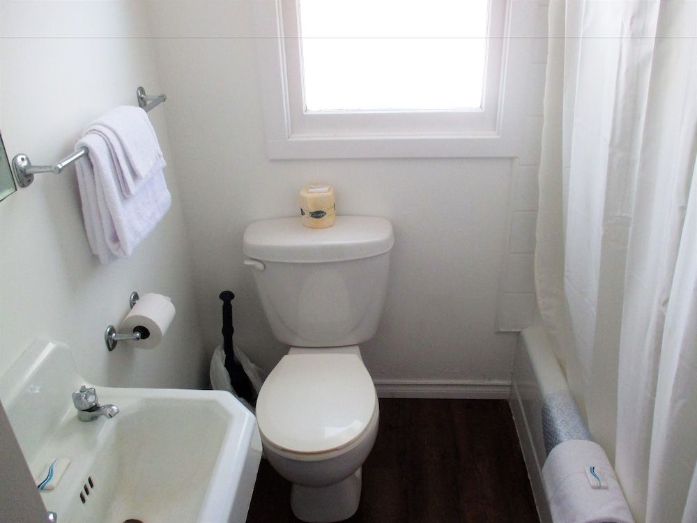 Standard Duplex, 1 Bedroom, Kitchen, Lake View (Birchgrove #11)