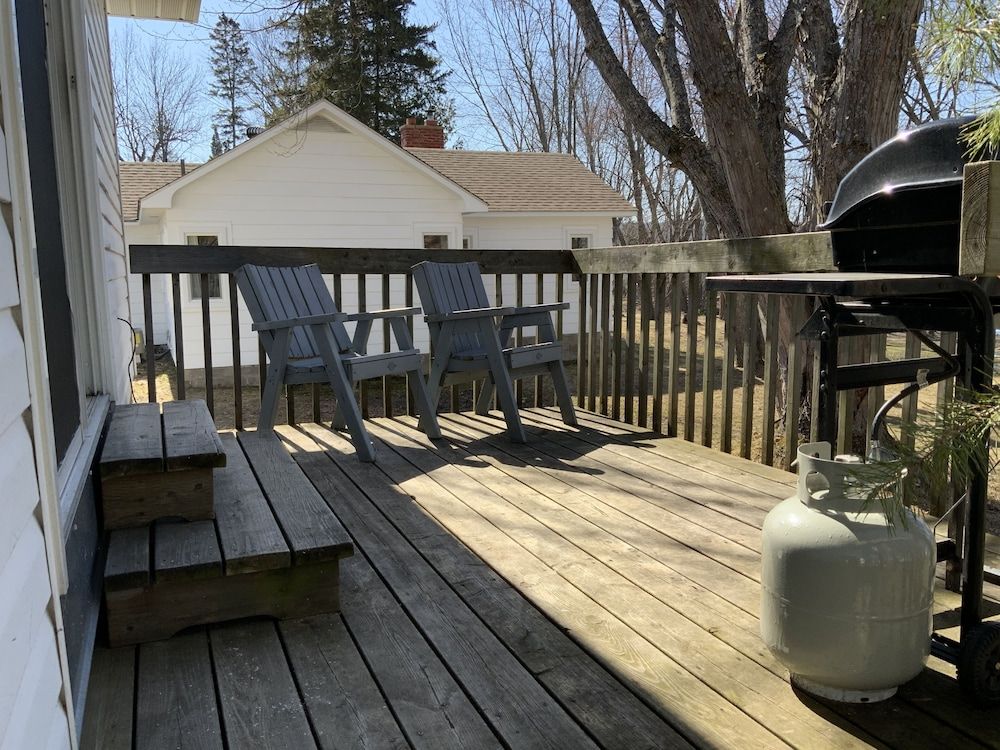 Standard Cabin, 1 King Bed, Fireplace, Lake View (Honeymoon)