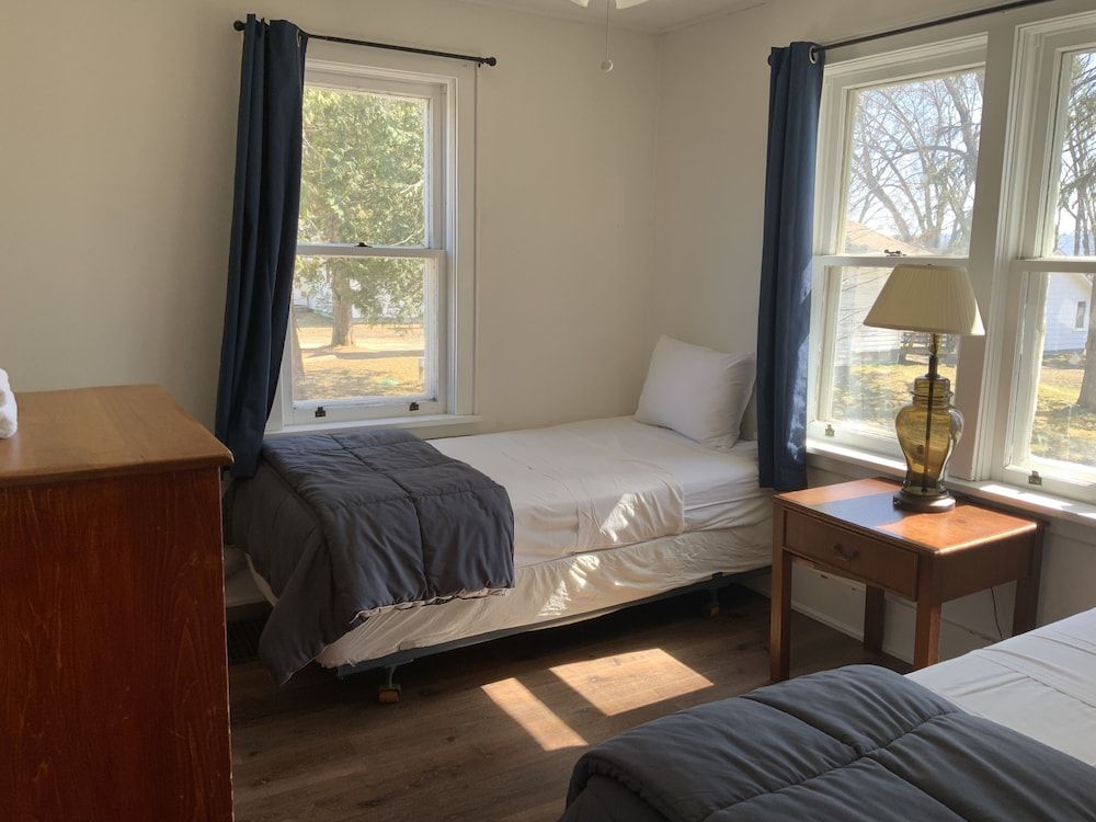 Standard Cabin, 2 Bedrooms, Fireplace, Lake View (Lookout)