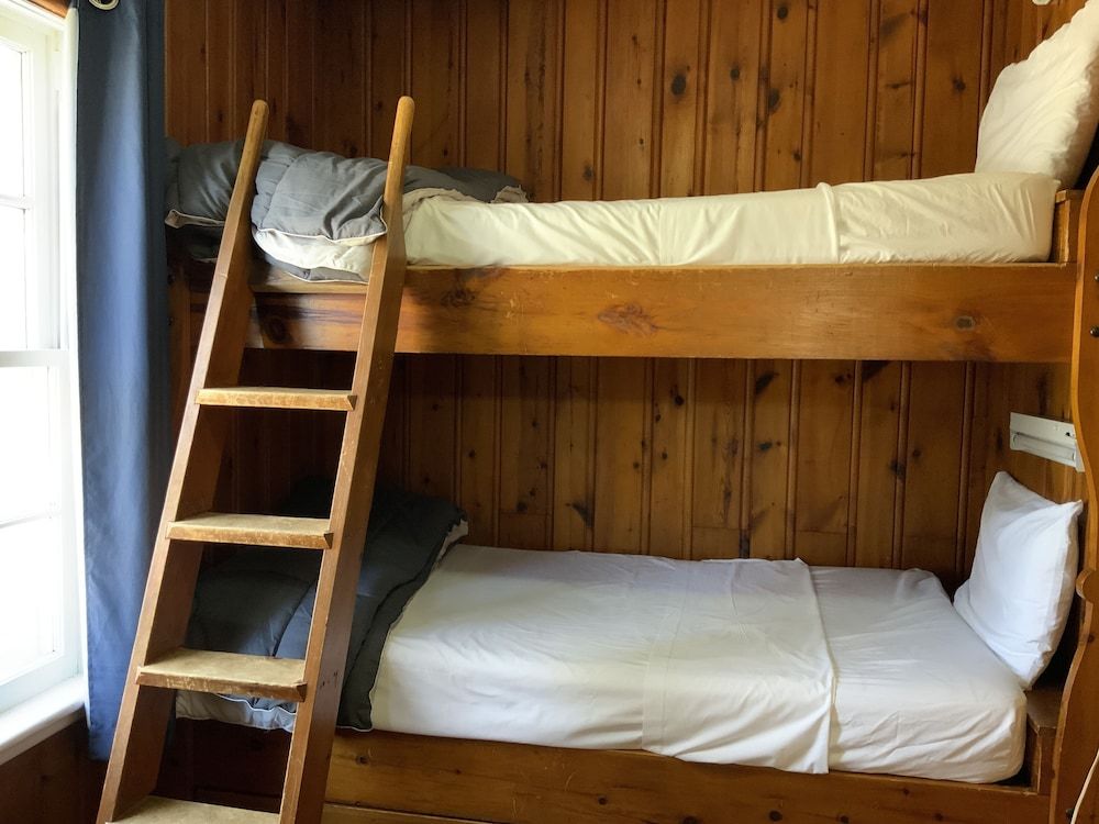 Standard Cottage, 3 Bedrooms, Fireplace, Lake View (Muskoka)
