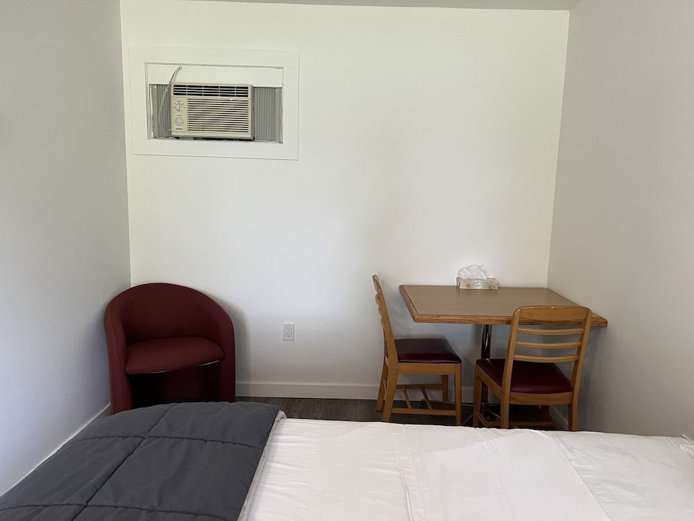 Standard Room, 2 Queen Beds, Air conditioning, Lake View (Sunrise 5)