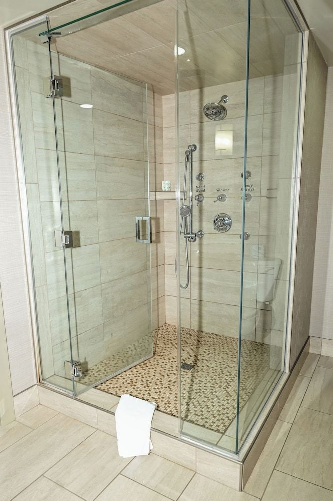 Quality Hotel & Conference Centre Executive Suite, 1 King Bed