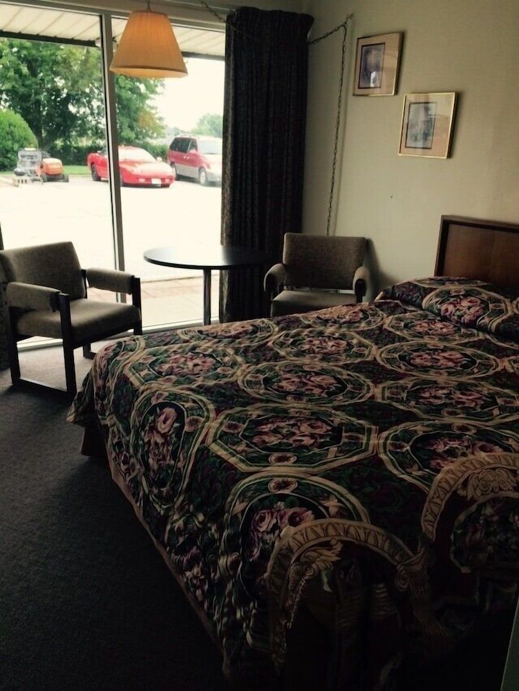 Town N Country Motor Inn Comfort Room, 2 Double Beds, Non Smoking 3