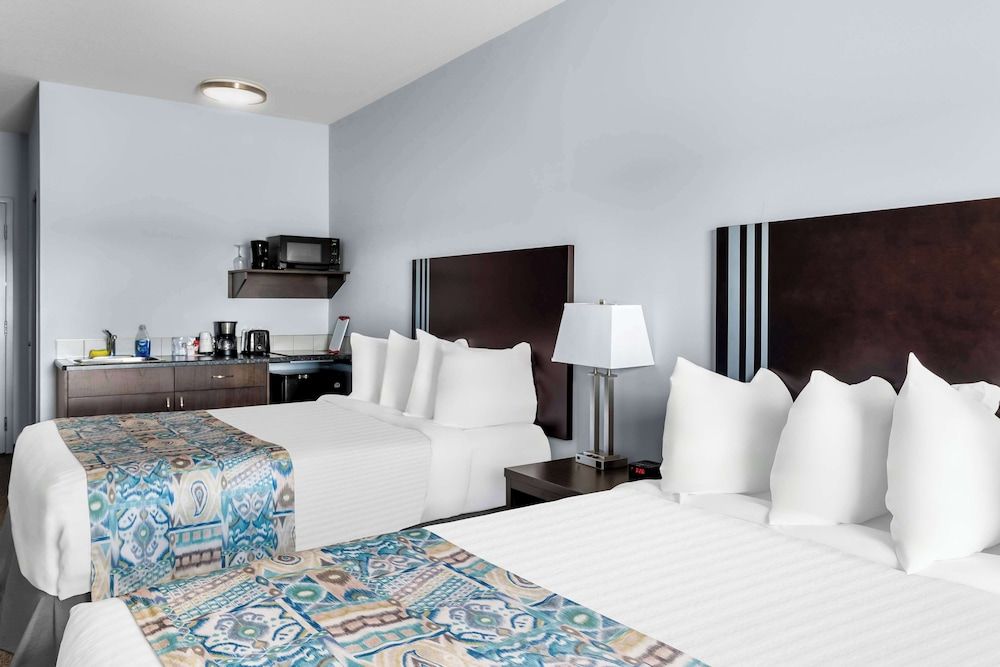 SureStay Studio by Best Western Hardisty Standard Room, 2 Queen Beds, Non Smoking, Kitchenette (Dining Table) 2