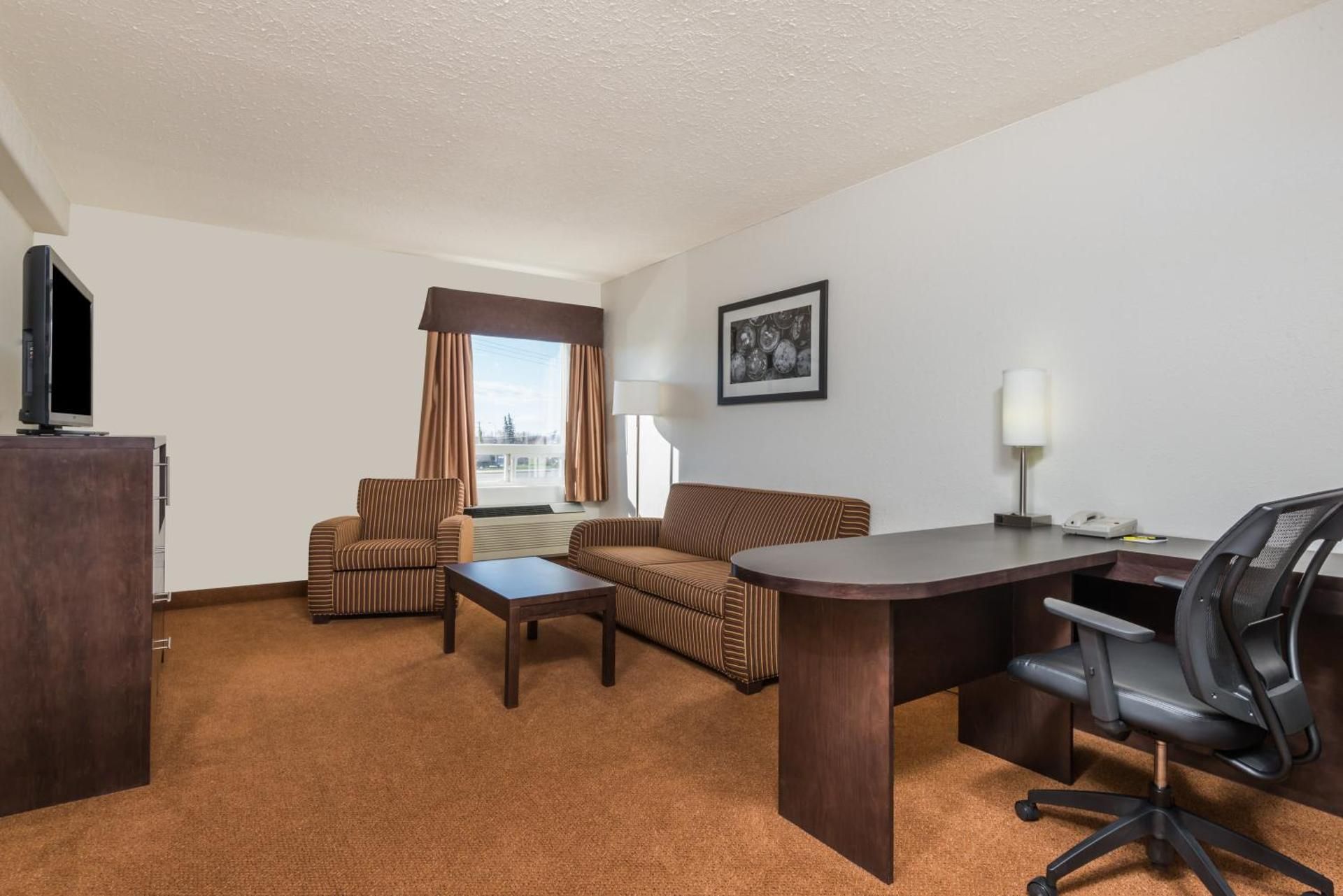 1 Queen Bed Suite Non-Smoking