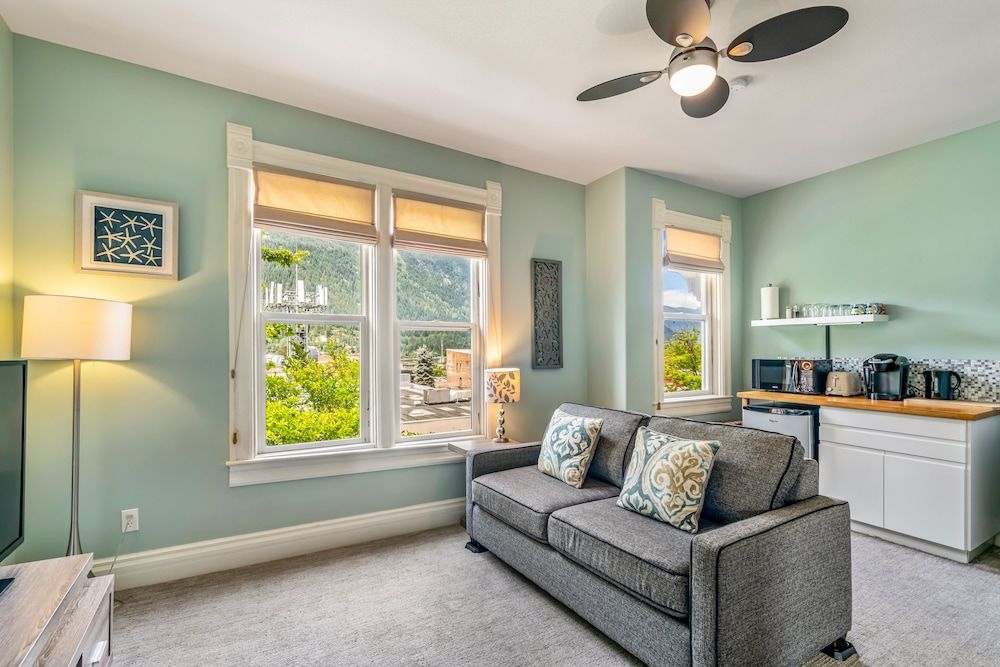 Cloudside Hotel Family Suite, 1 Bedroom, Connecting Rooms, City View 6