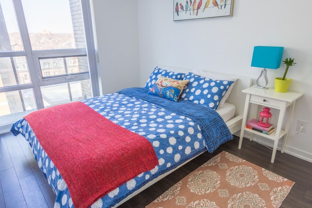 undefined Queen West Vibes 10