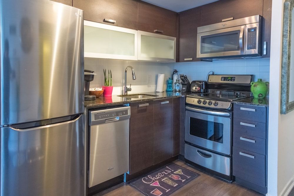 undefined Queen West Vibes 6