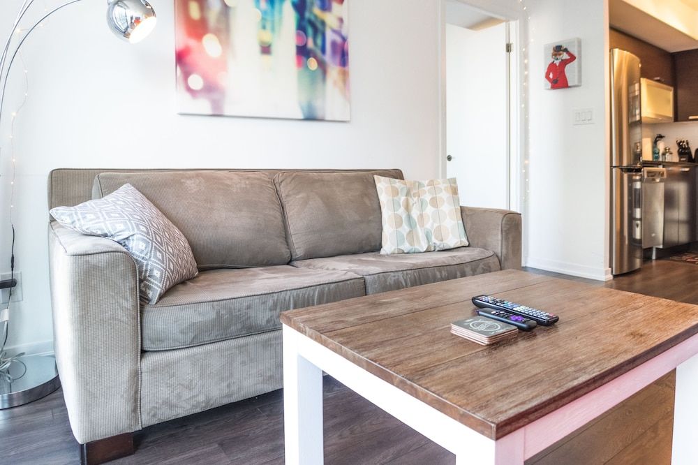 undefined Queen West Vibes 7