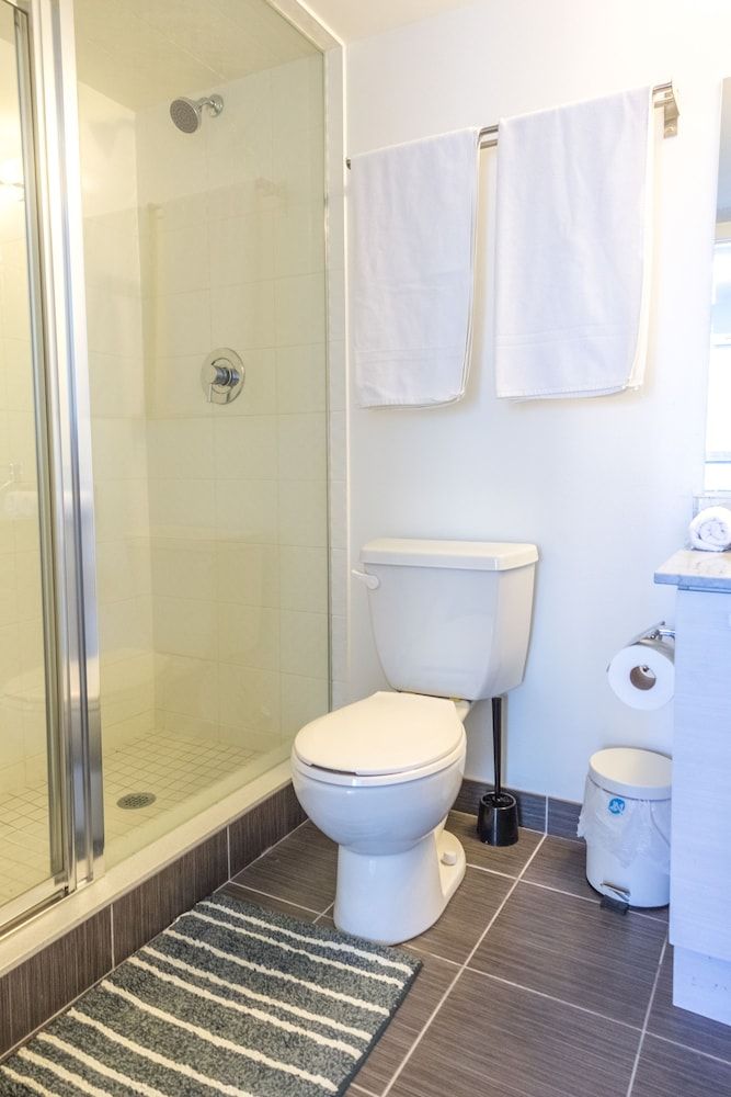 Queen West Vibes Condo, 2 Bedrooms, Kitchen, City View 14