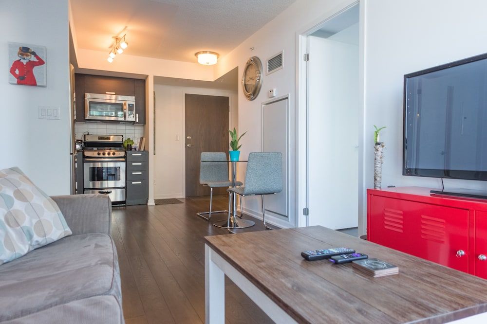 Queen West Vibes Condo, 2 Bedrooms, Kitchen, City View 18