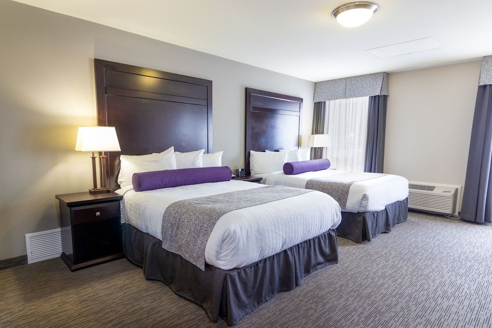 The Kanata by BCMInns Blairmore Deluxe Room, 2 Queen Beds, Kitchenette 2