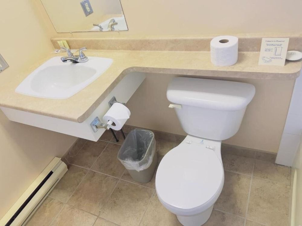 Ceilidh Country Lodge Standard Room with 2 Double Beds, Lake View 4