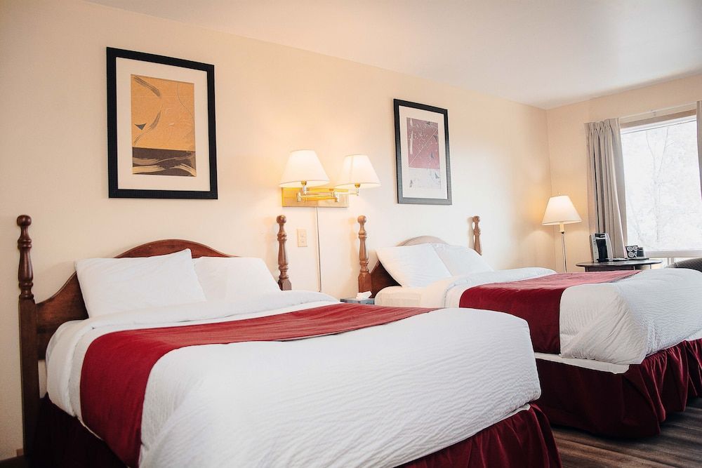 Ceilidh Country Lodge Standard Room with 2 Double Beds, Lake View