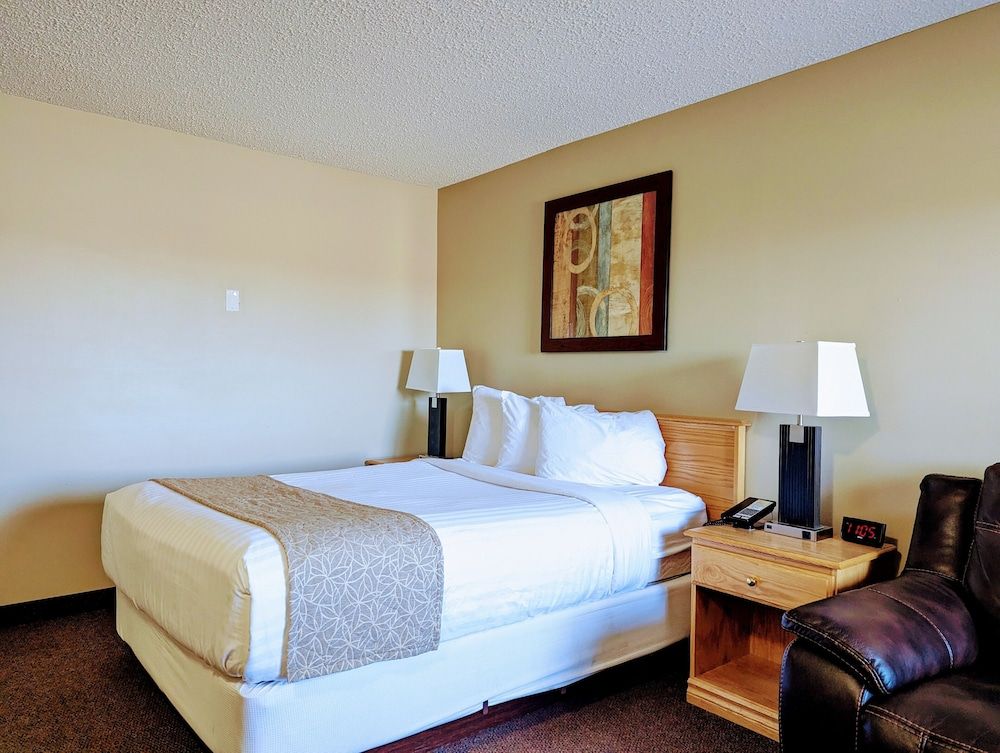 BCMInns Lloydminster Room, 1 Queen Bed, Non Smoking