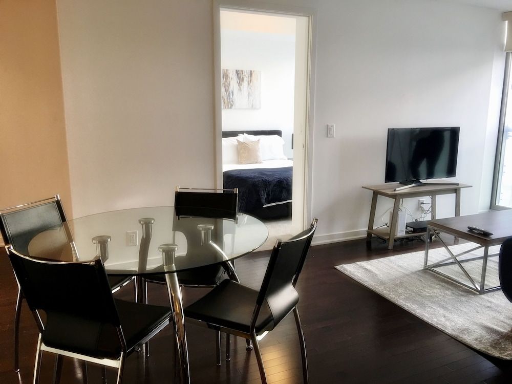 TO Stays - York and Lakeshore Superior Apartment, 1 Bedroom, Lake View, Tower 4