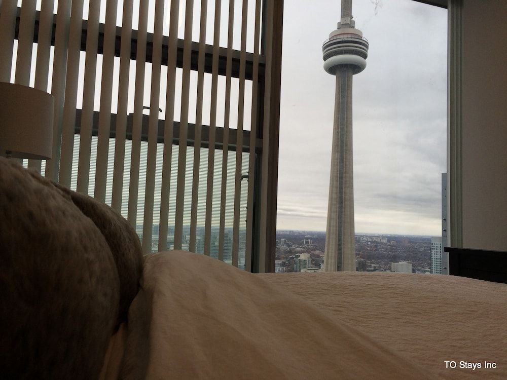 TO Stays - York and Lakeshore Premier Condo, 1 Queen Bed, Kitchen 14