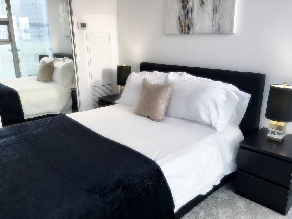 TO Stays - York and Lakeshore Superior Apartment, 1 Bedroom, Lake View, Tower 2