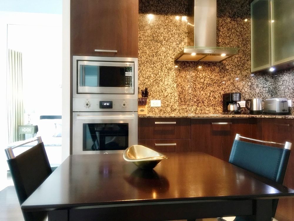 undefined TO Stays - York and Lakeshore 10