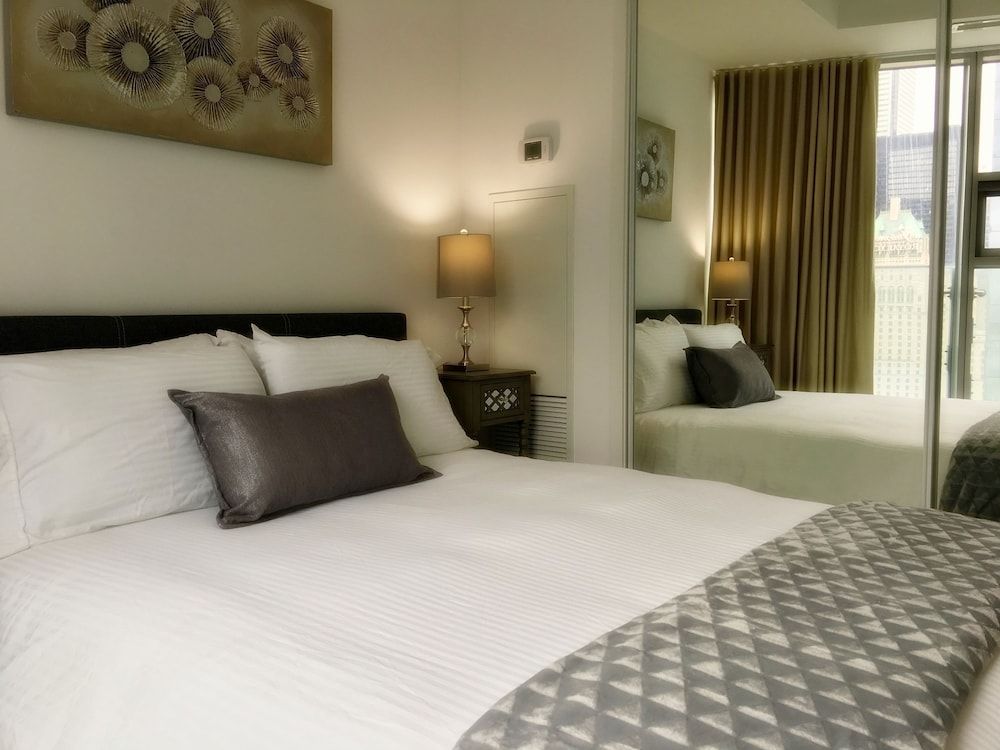 undefined TO Stays - York and Lakeshore 7