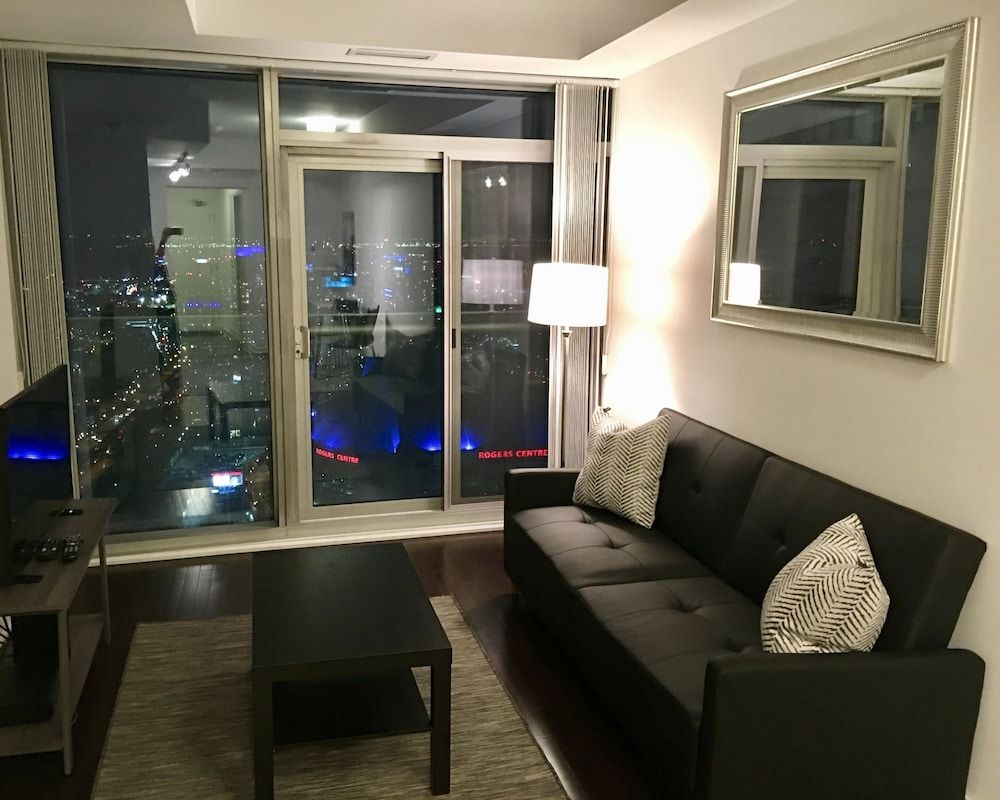 TO Stays - York and Lakeshore Premier Condo, 1 Queen Bed, Kitchen 10