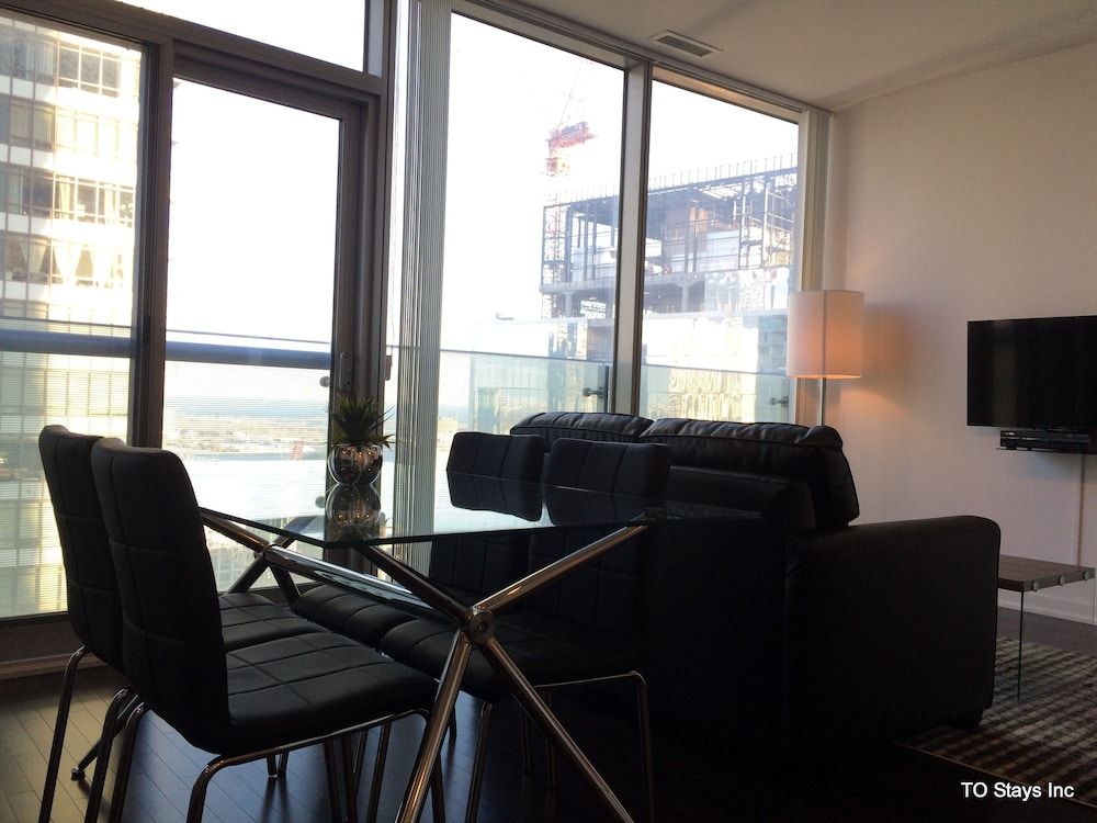 TO Stays - York and Lakeshore Premium Condo, 1 Bedroom 5