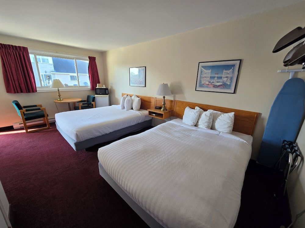 Room, 2 Queen Beds, Non Smoking
