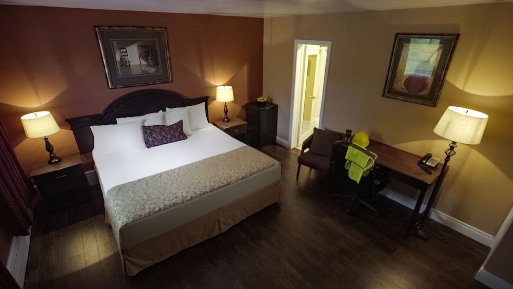 Standard Room, 1 King Bed