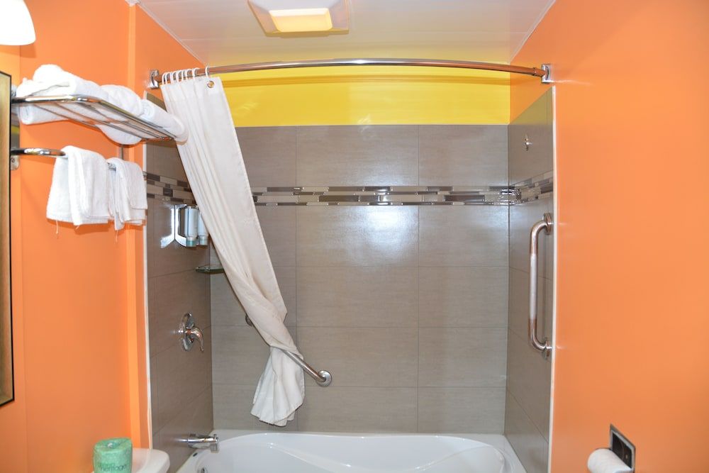 Harmony Inn Standard Room, 2 Queen Beds 8