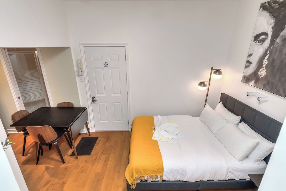 Apartment & Studio Apartment (355 Square Feet) 3