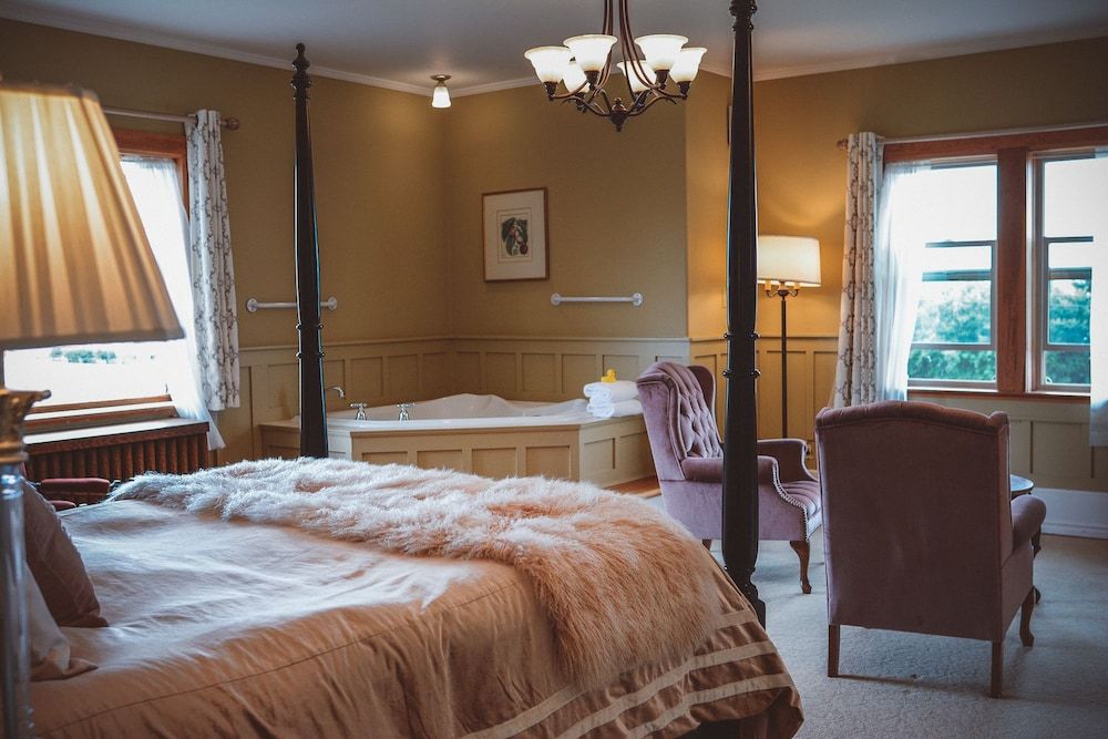 Cambridge - Deluxe Water View Room, 1 Queen Bed