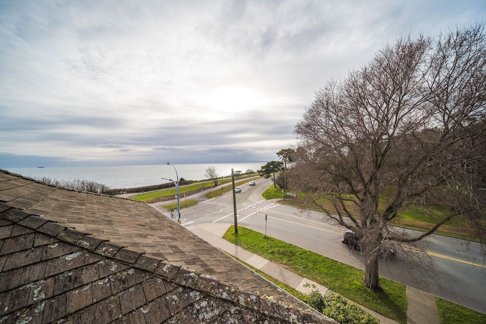 Somerset - Scenic Balcony Water View Room, 1 Queen
