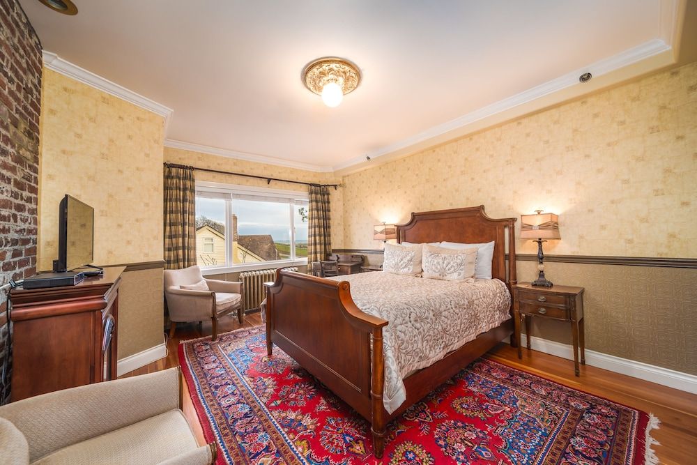 Fairfield - Standard Water View Room, 1 Queen Bed
