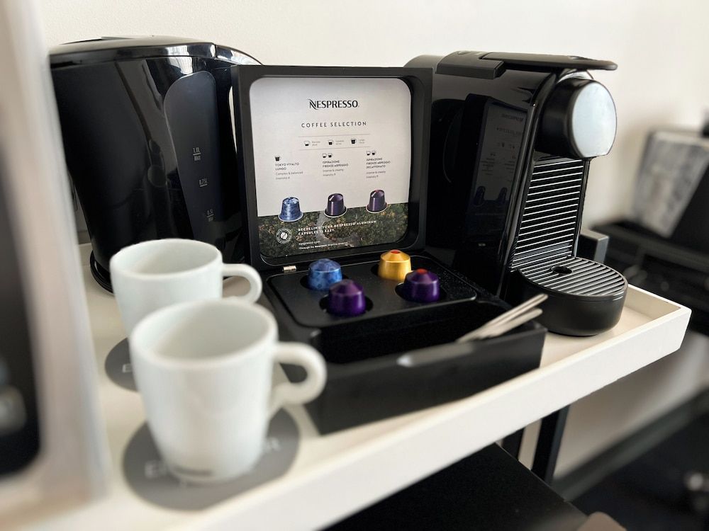 Edgewater Hotel Deluxe Room, 1 King Bed 10