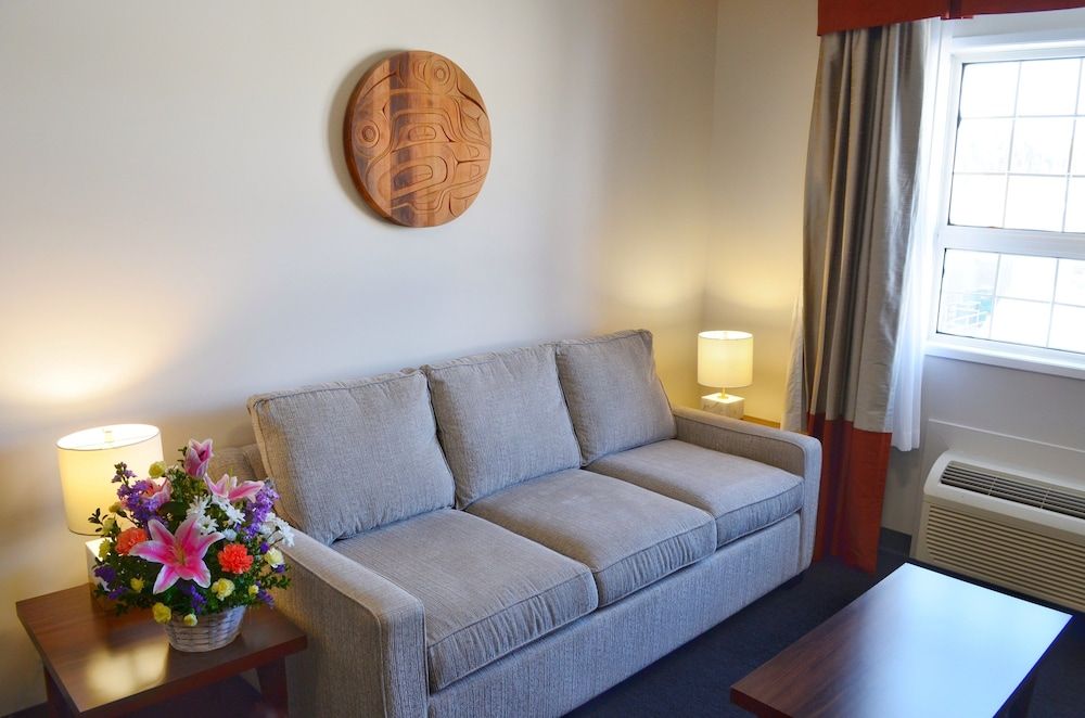 Edgewater Hotel Suite, 1 Bedroom, Kitchen 5