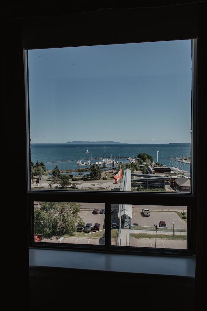 Prince Arthur Waterfront Hotel & Suites Double Room, 2 Double Beds, Lake View 4