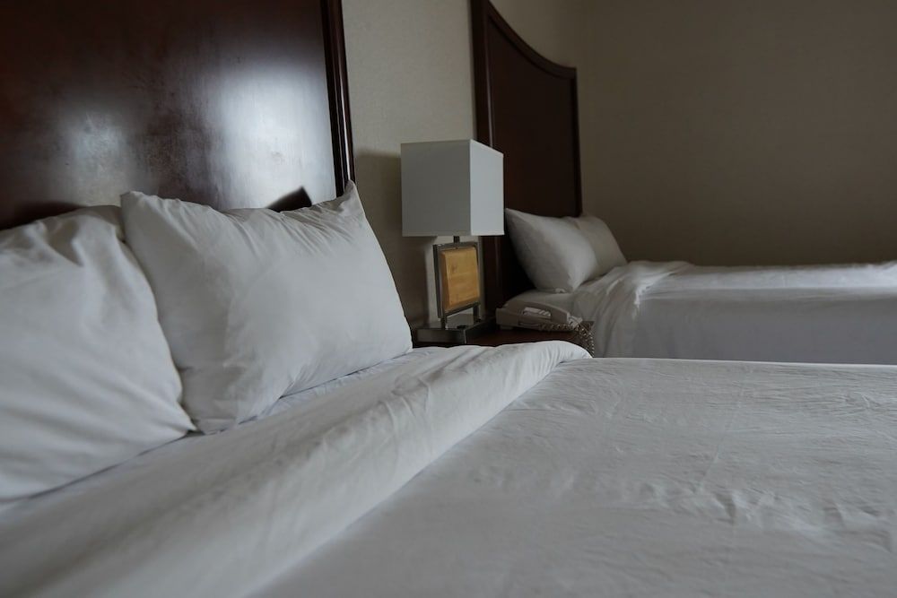 Prince Arthur Waterfront Hotel & Suites Double Room, 2 Double Beds, Lake View 2