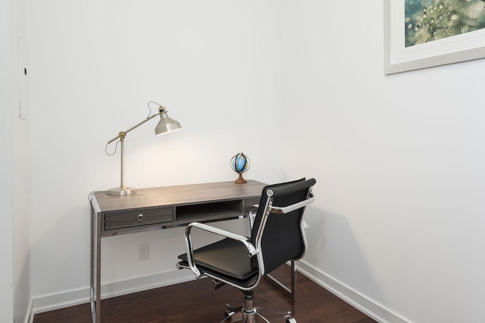 Metropolis Condotel Suites - York Street Executive Condo, 1 Bedroom, Kitchen, City View 6