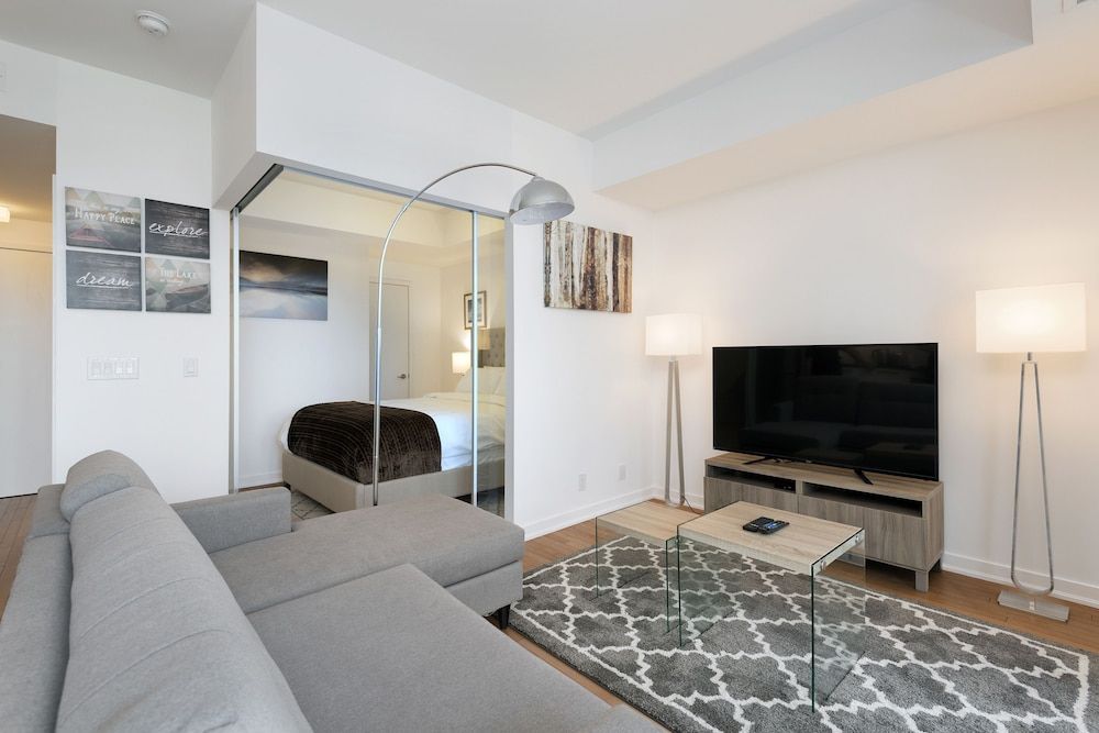 Metropolis Condotel Suites - York Street Deluxe Condo, 1 Bedroom, City View 5