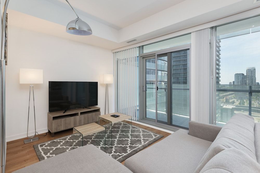 Metropolis Condotel Suites - York Street Deluxe Condo, 1 Bedroom, City View 6