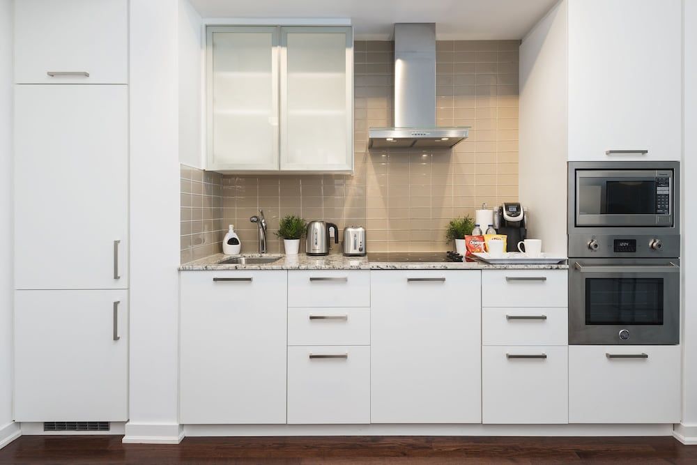 Metropolis Condotel Suites - York Street Executive Condo, 1 Bedroom, Kitchen, City View 4