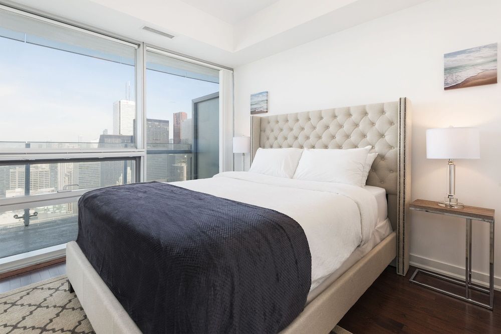 Metropolis Condotel Suites - York Street Executive Condo, 1 Bedroom, Kitchen, City View 2