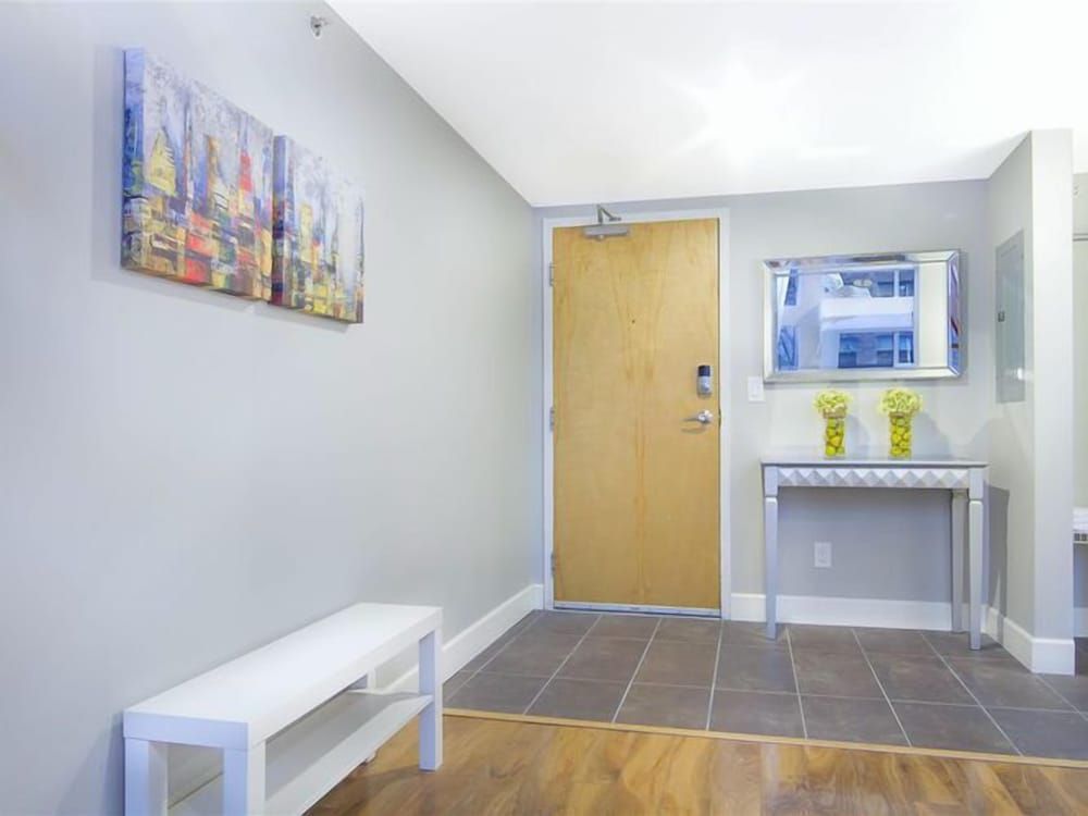 undefined King Suites Downtown Vancouver 8