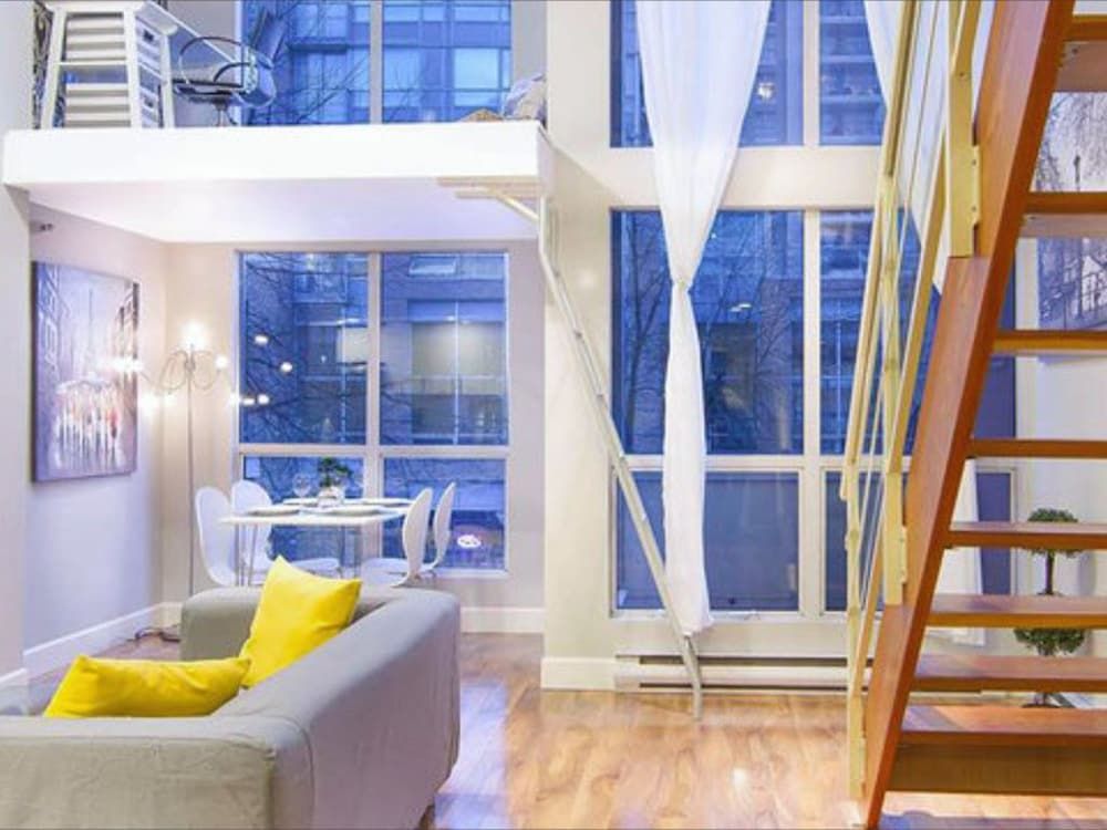 undefined King Suites Downtown Vancouver