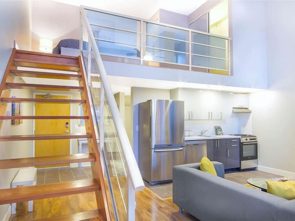 undefined King Suites Downtown Vancouver 9