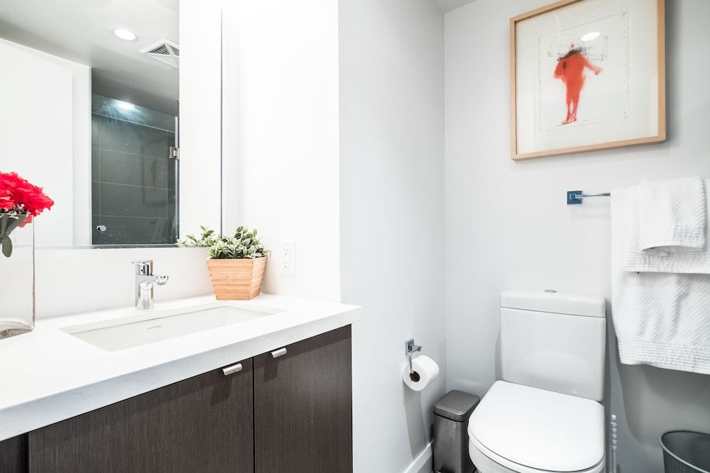 QuickStay - Luxury Executive in Yorkville (Yonge & Bloor) Executive Condo, 2 Bedrooms 6
