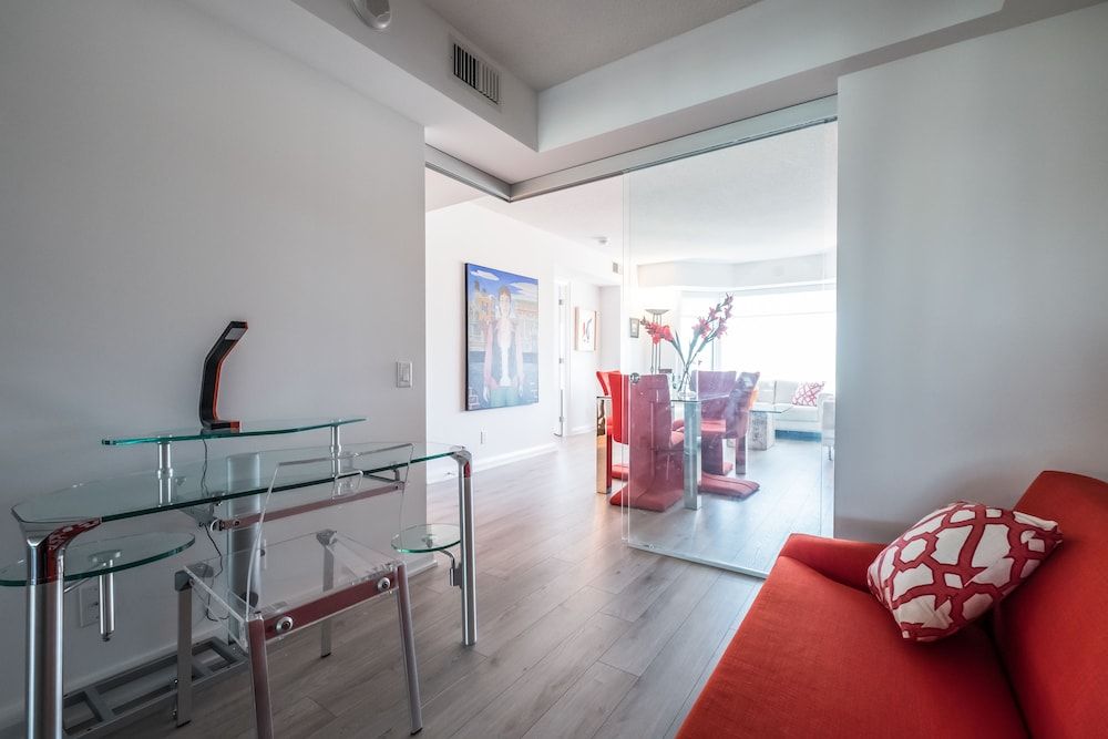 QuickStay - Luxury Executive in Yorkville (Yonge & Bloor) Executive Condo, 2 Bedrooms 12