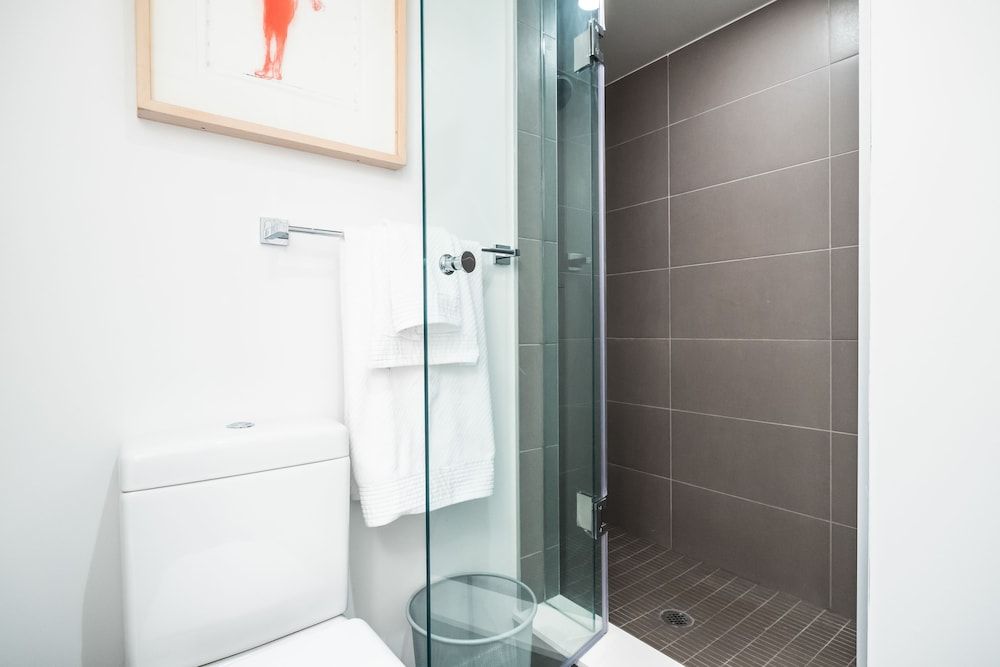 QuickStay - Luxury Executive in Yorkville (Yonge & Bloor) Executive Condo, 2 Bedrooms 9