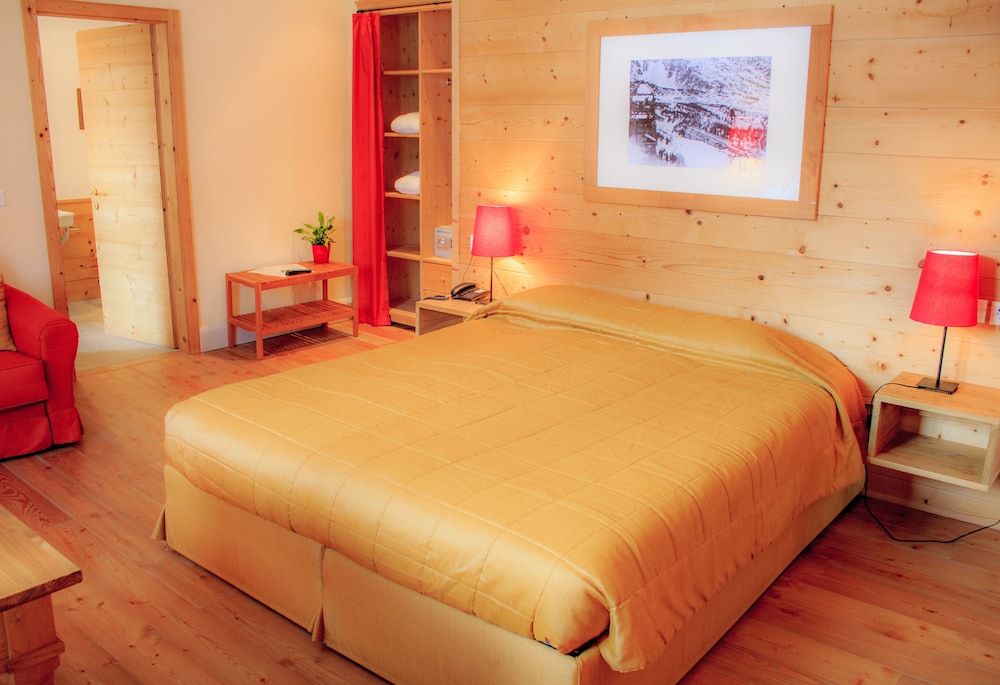 Maloja Palace Deluxe Double Room 3