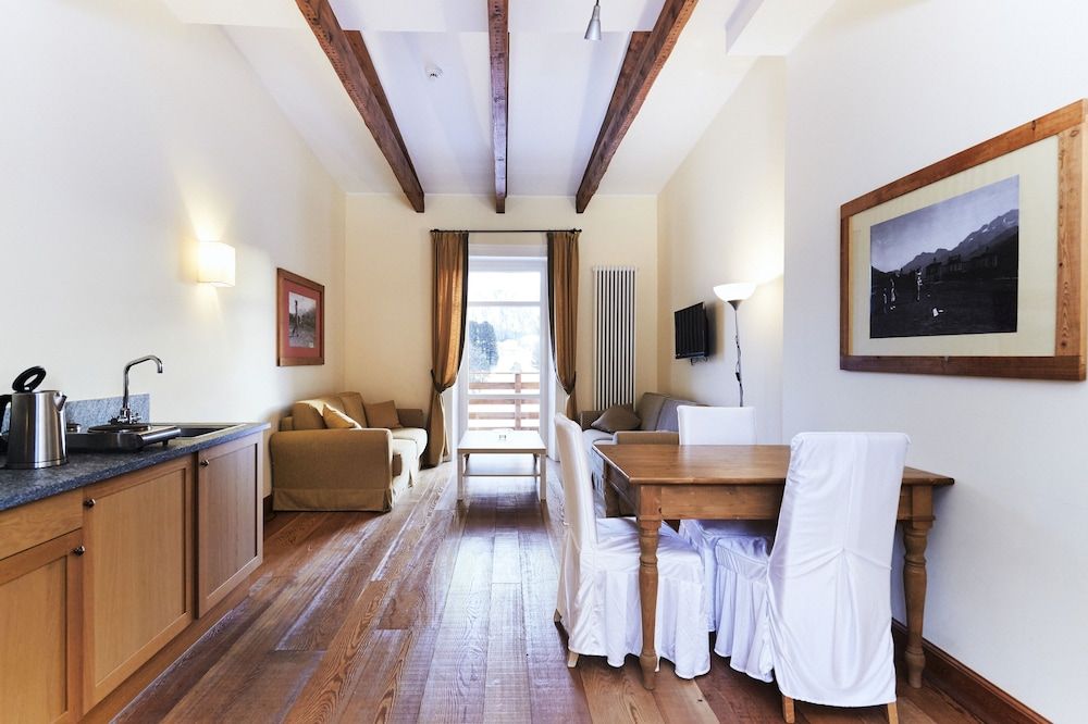 Maloja Palace Deluxe Apartment, Annex Building (Club House) 8